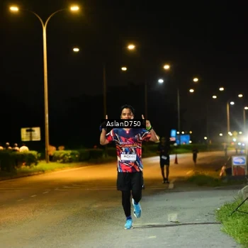 Runner Photo 7707069