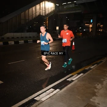 Runner Photo 7707070