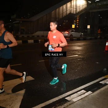 Runner Photo 7707098