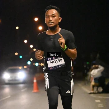 Runner Photo 7707100