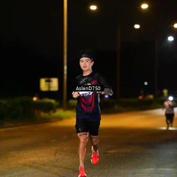 Runner Photo 7707106