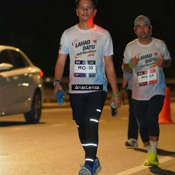 Runner Photo 7707110