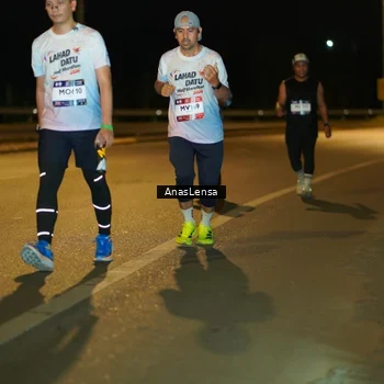 Runner Photo 7707128