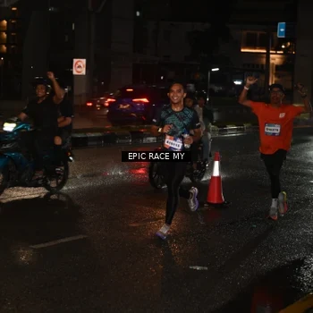 Runner Photo 7707182