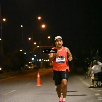 Runner Photo 7707190