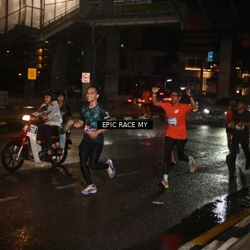 Runner Photo 7707203