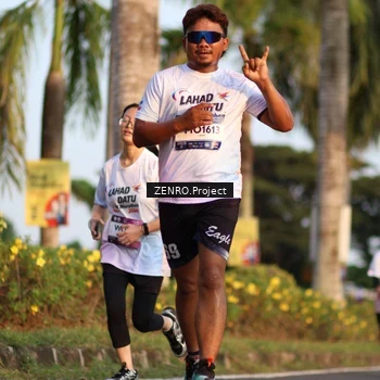 Runner Photo 7707215