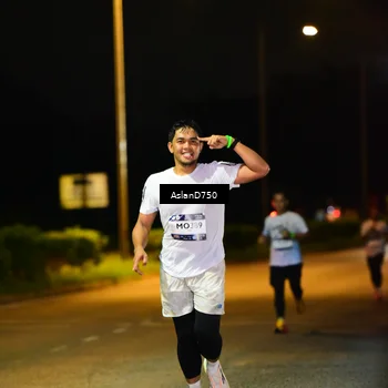Runner Photo 7707276