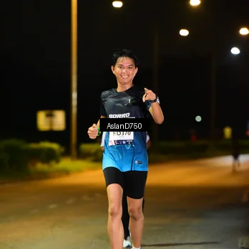 Runner Photo 7707334