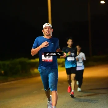 Runner Photo 7707336