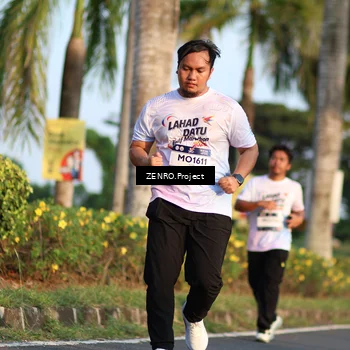 Runner Photo 7707389