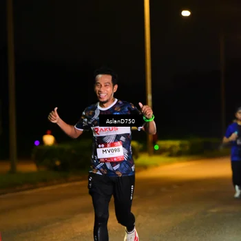 Runner Photo 7707405
