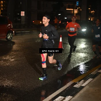 Runner Photo 7707409