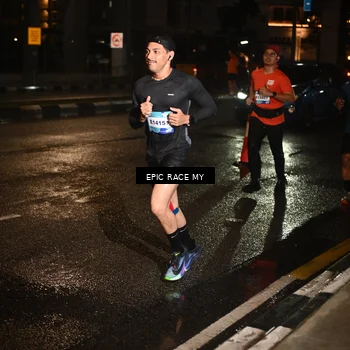 Runner Photo 7707417