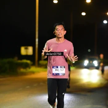 Runner Photo 7707424