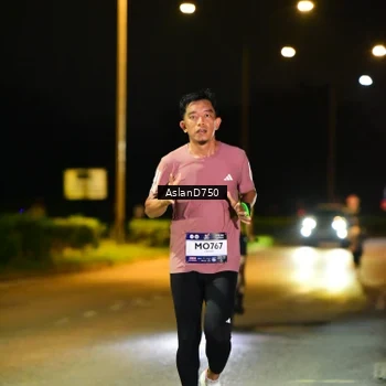 Runner Photo 7707428