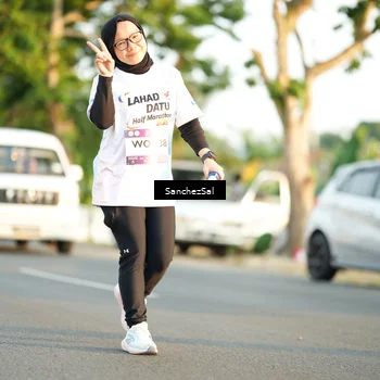 Runner Photo 7707440