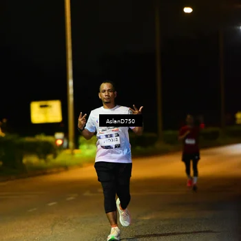 Runner Photo 7707493