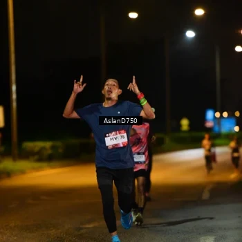 Runner Photo 7707505