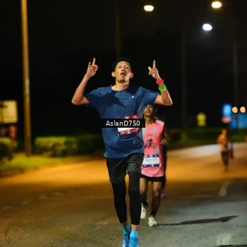 Runner Photo 7707524