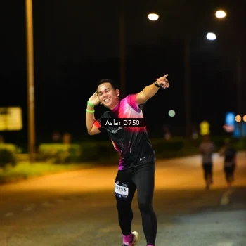 Runner Photo 7707540