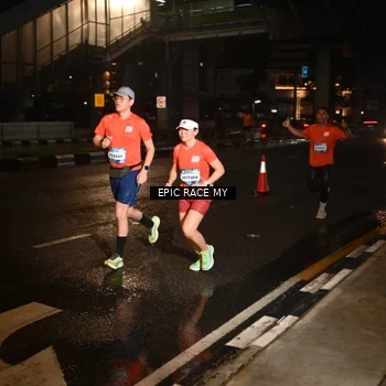 Runner Photo 7707543