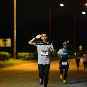 Runner Photo 7707550