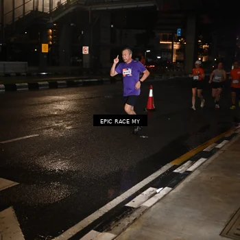 Runner Photo 7707555