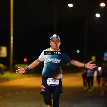 Runner Photo 7707562