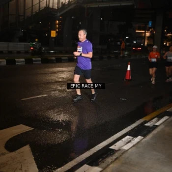 Runner Photo 7707573