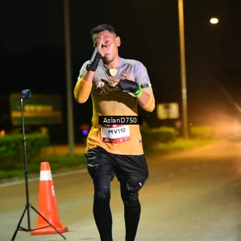 Runner Photo 7707591