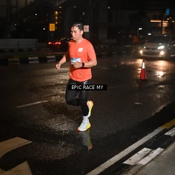 Runner Photo 7707593
