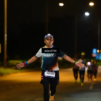 Runner Photo 7707605