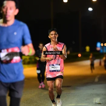 Runner Photo 7707631