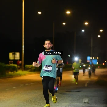 Runner Photo 7707653