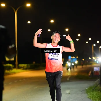Runner Photo 7707704