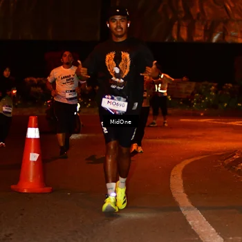 Runner Photo 7707711
