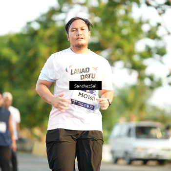 Runner Photo 7707753
