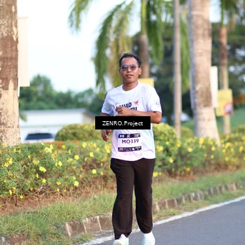 Runner Photo 7707777