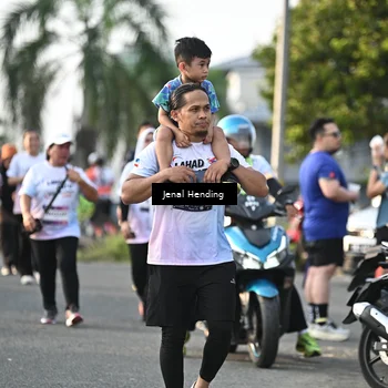 Runner Photo 7707814