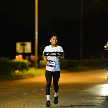 Runner Photo 7707816