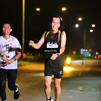 Runner Photo 7707846
