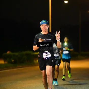 Runner Photo 7707881