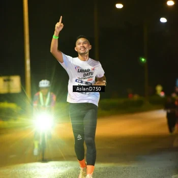 Runner Photo 7707884