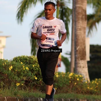 Runner Photo 7707887