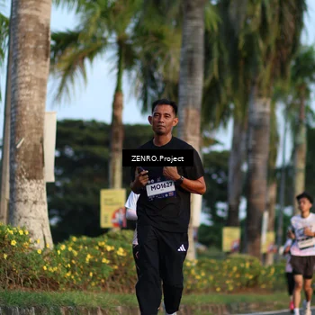 Runner Photo 7707894