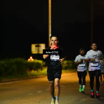 Runner Photo 7707904