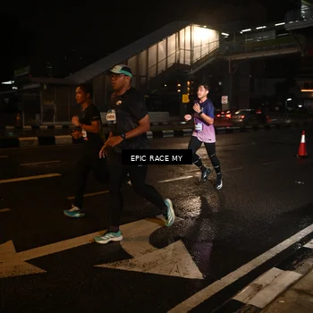 Runner Photo 7707912