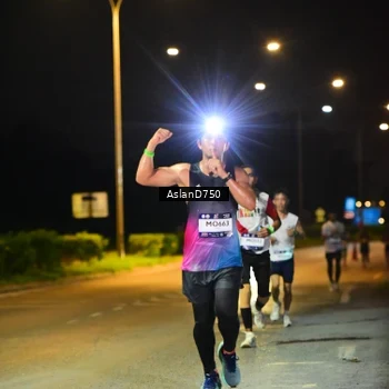 Runner Photo 7707956