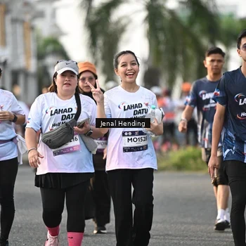 Runner Photo 7707967